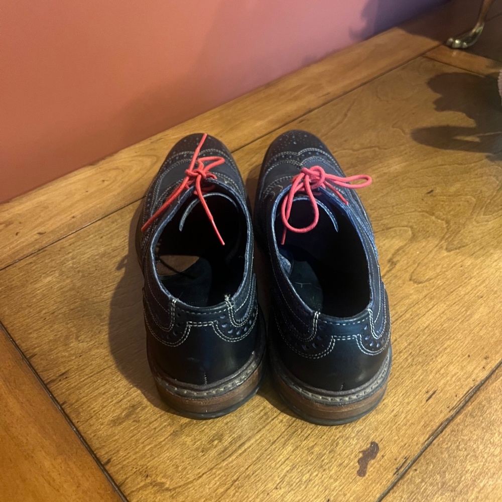 Men’s Leather Dress Shoes - Picture 2 of 4